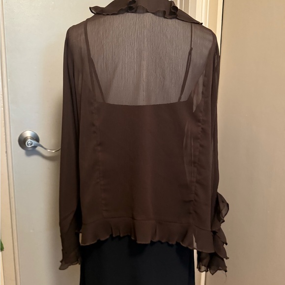 Lucy Paris Women’s V-Neck Ruffle Blouse - Picture 9 of 12